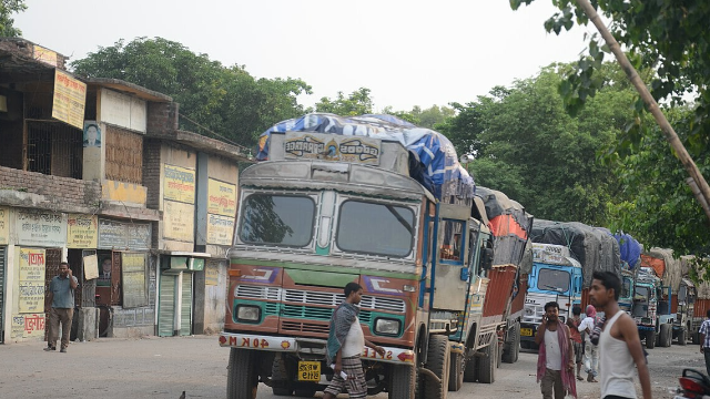 দূর্গাপূজায় সোনামসজিদ স্থলবন্দর ৮দিন বন্ধ 