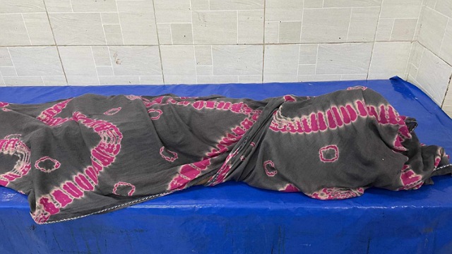চাঁপাইনবাবগঞ্জে ভয়াবহ সড়ক দুর্ঘটনায় একজন শিশুর মৃত্যু 