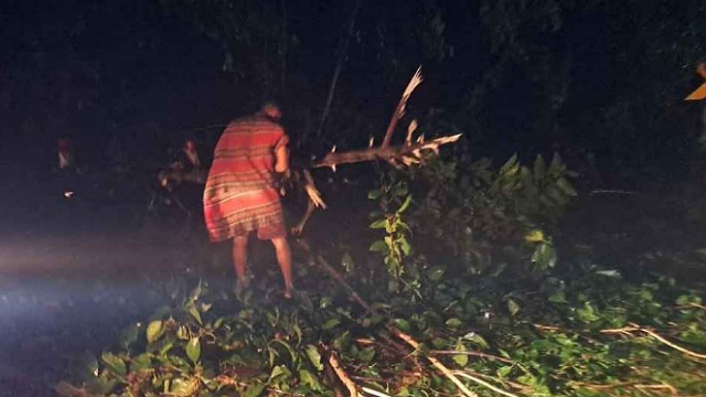 ডাকাতির সময় ধরা পরে গণপিটুনিতে দুই ডাকাত নিহত 