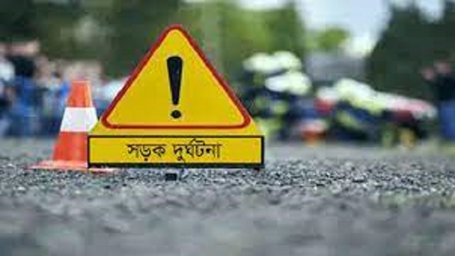 নাচোলে সড়ক দুর্ঘটনায় মাদ্রাসার সহ সুপার নিহত