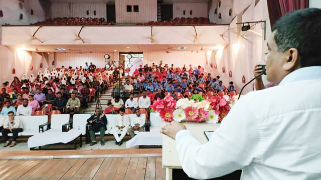 আলোচনা সভায় প্রধান অতিথি হিসেবে উপস্থিত ছিলেন, জেলা প্রশাসক ও জেলা ম্যাজিস্ট্রেট জনাব এ কে এম গালিভ খাঁন